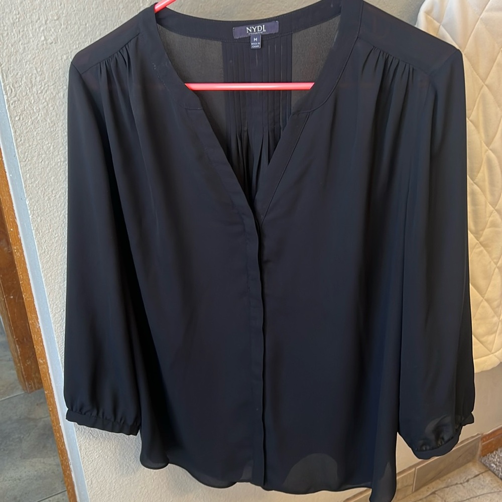 Cute black blouse in great shape